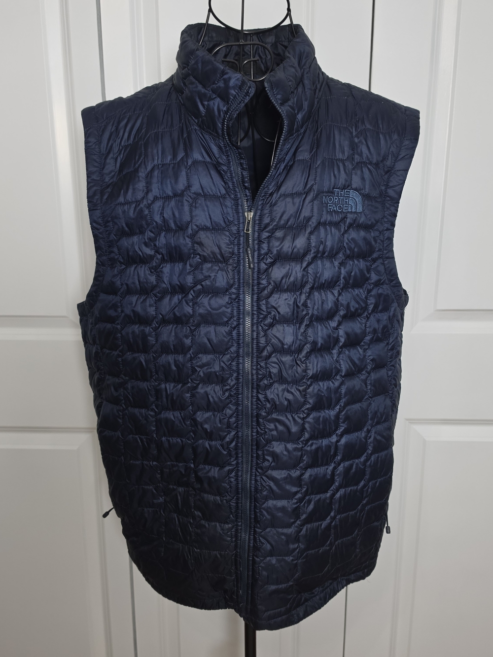 The North Face Men's L Navy ThermoBall Quilted Puffer Vest
